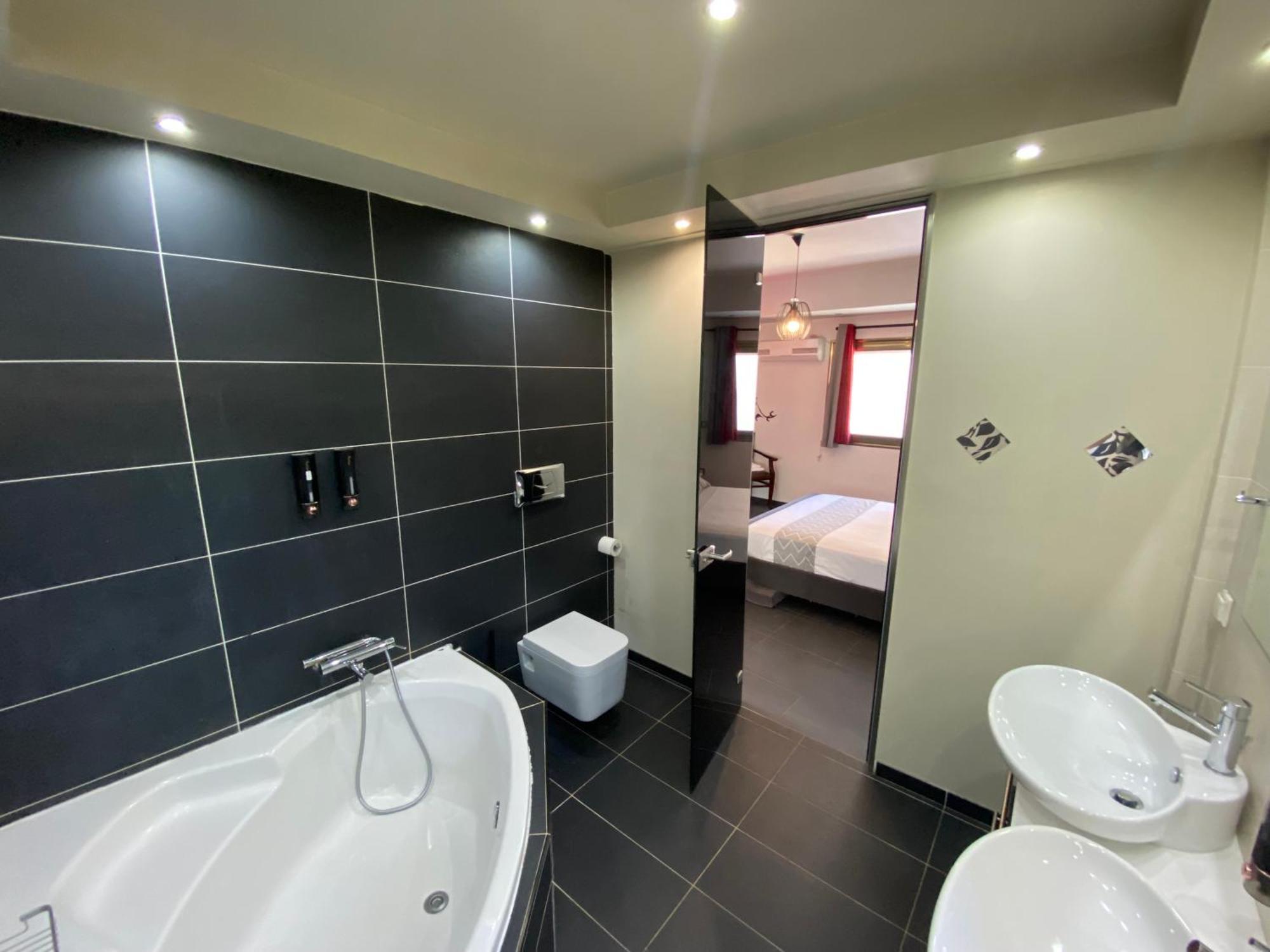 Luxury View Apartment 10Min From Athens Airport Koropí Kültér fotó