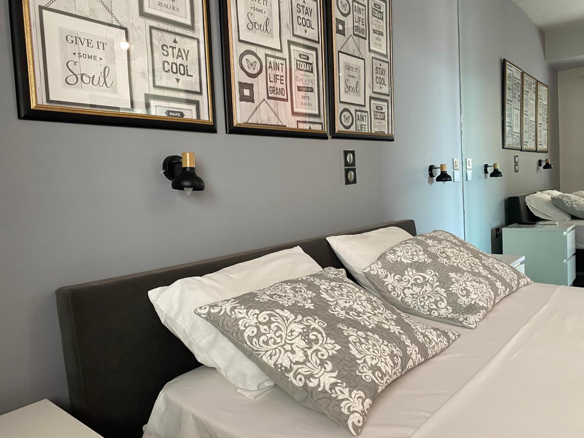 Luxury View Apartment 10Min From Athens Airport Koropí Kültér fotó