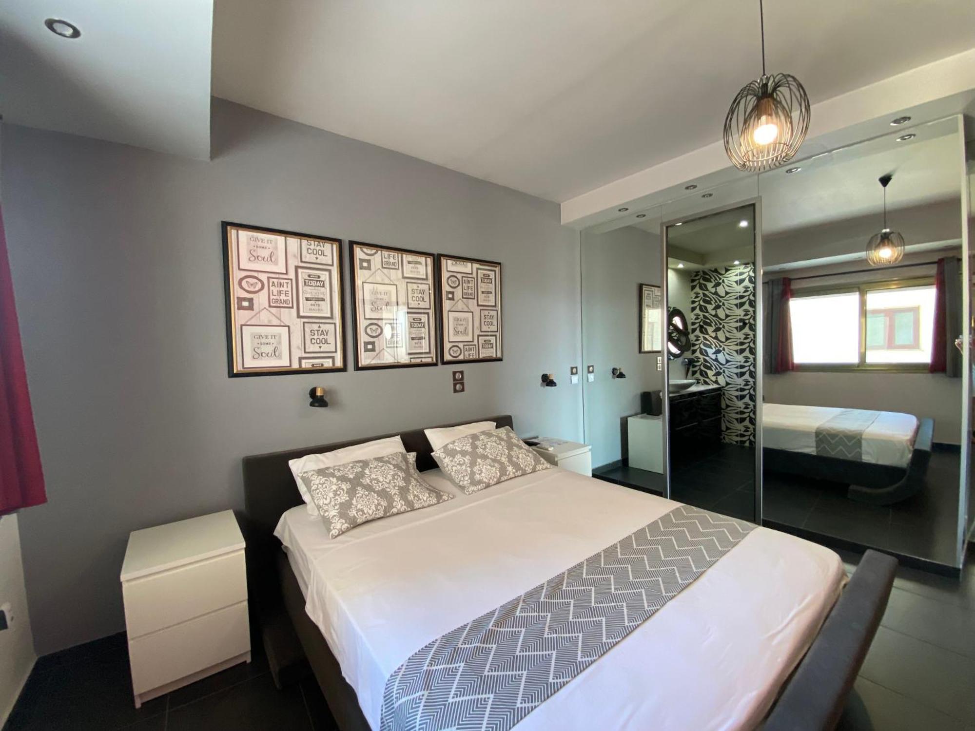 Luxury View Apartment 10Min From Athens Airport Koropí Kültér fotó