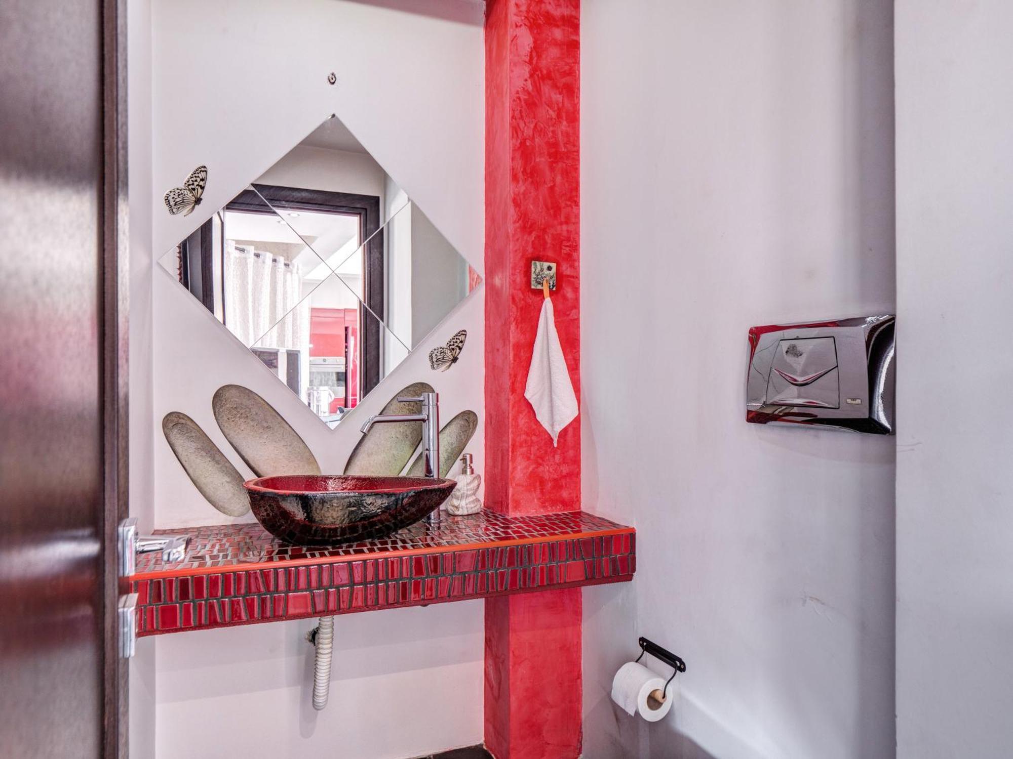 Luxury View Apartment 10Min From Athens Airport Koropí Kültér fotó
