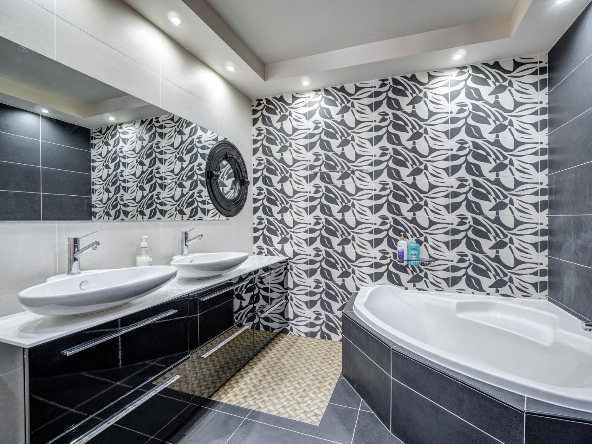 Luxury View Apartment 10Min From Athens Airport Koropí Kültér fotó
